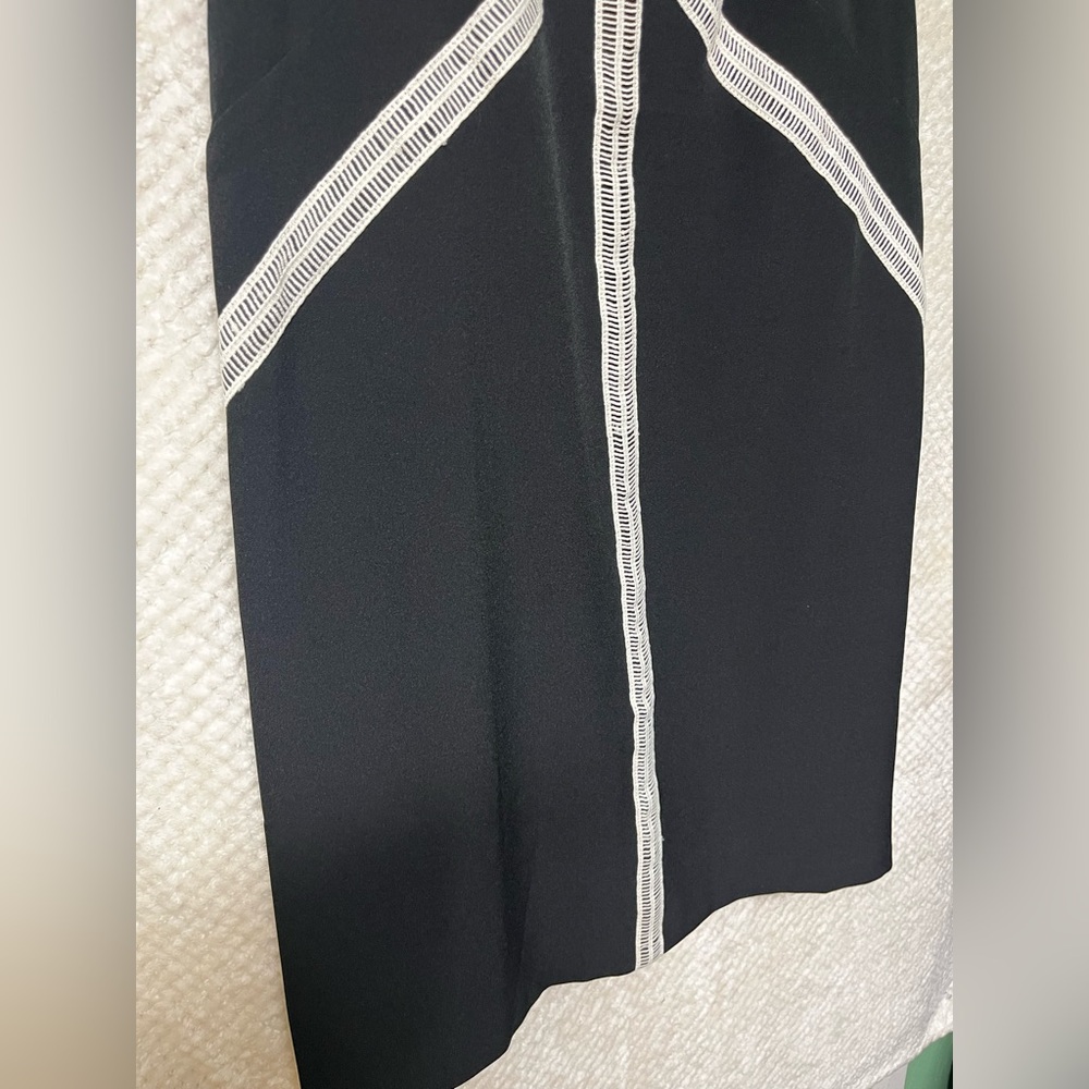 London Times Dress Black with White Accents V Neckline Work Dress Size 12P - Picture 5 of 9